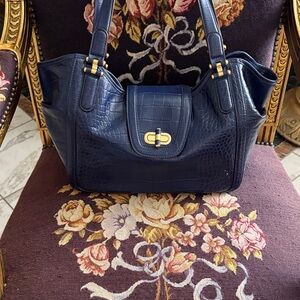 Elegant Navy Blue Crocodile-Embossed Women's Bag